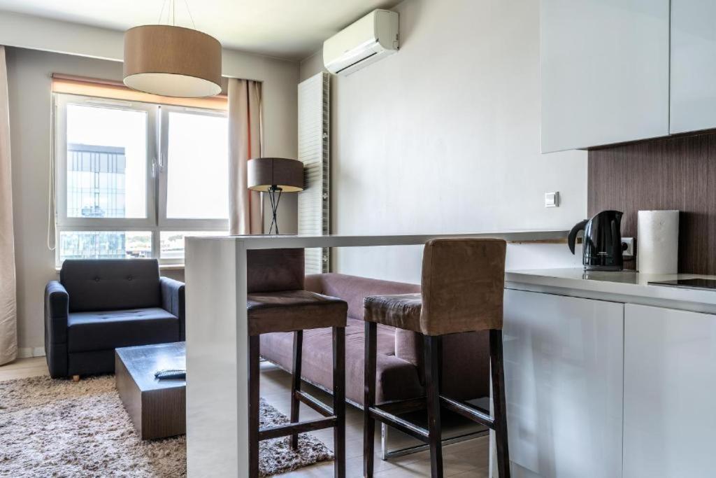 Platinum Tower - City Center - Golden Apartments Варшава Екстериор снимка