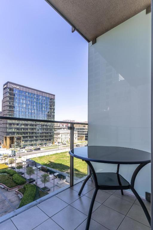 Platinum Tower - City Center - Golden Apartments Варшава Екстериор снимка