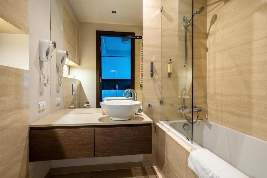 Platinum Tower - City Center - Golden Apartments Варшава Екстериор снимка