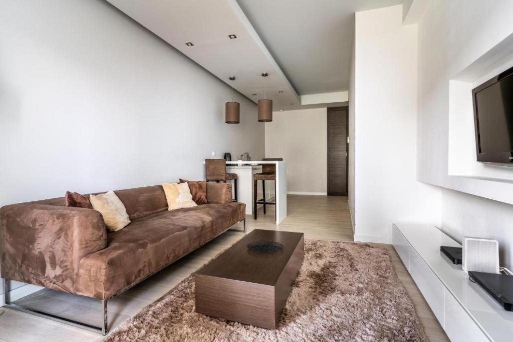 Platinum Tower - City Center - Golden Apartments Варшава Екстериор снимка