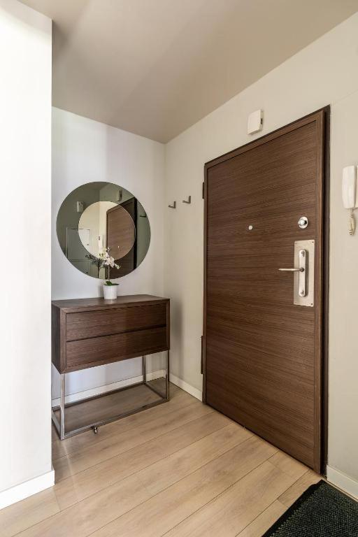 Platinum Tower - City Center - Golden Apartments Варшава Екстериор снимка