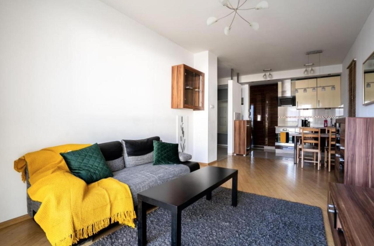 Platinum Tower - City Center - Golden Apartments Варшава Екстериор снимка